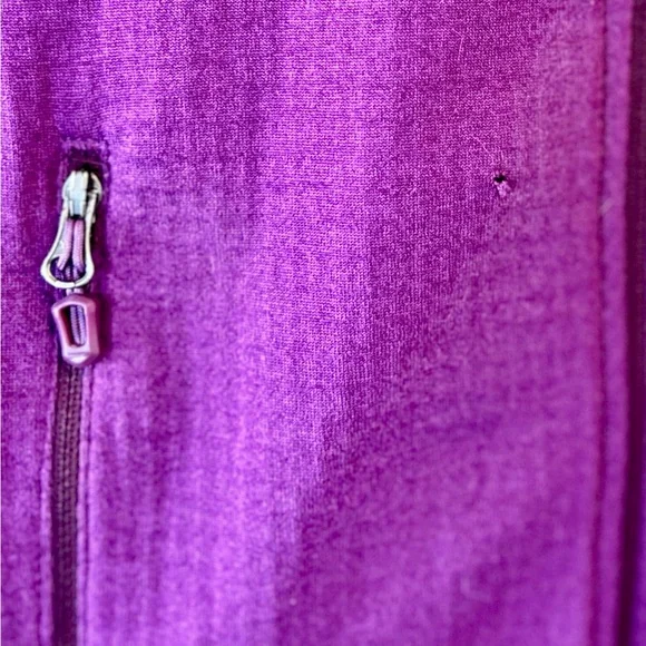 Marmot Women's Vibrant Purple Softshell Jacket Size S-Tiny hole in pics - Picture 4 of 9